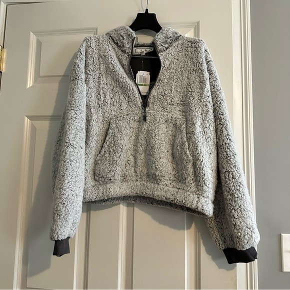 NWT Hippie Rose Faux Fur Quarter Zip Sherpa - Picture 3 of 6